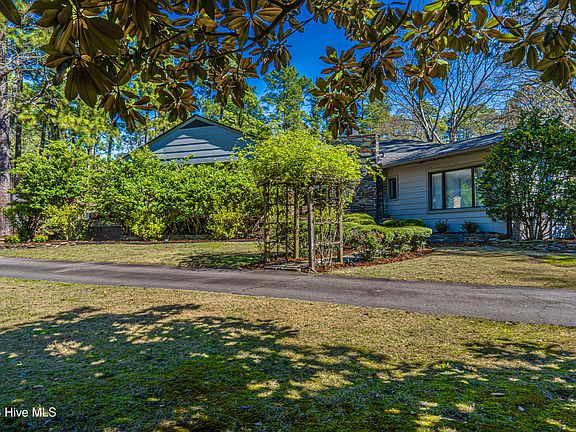 5th image of 250 Country Club Circle