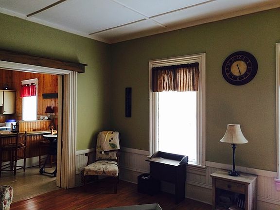 3rd image of 105 E Wilson St