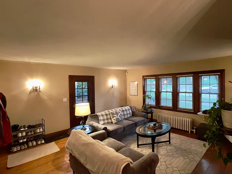 2226 Kendall Ave — Photo 9