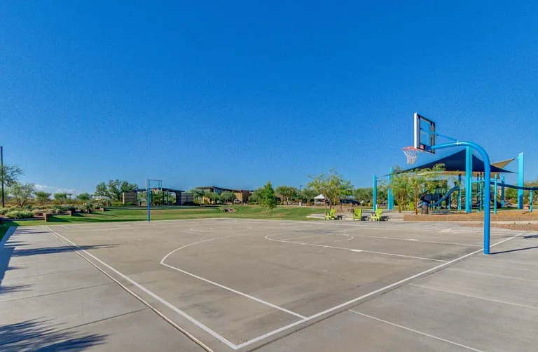 3407 E Louise Dr — Photo 16