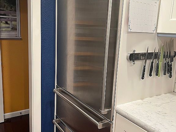 Subzero refrigerator 