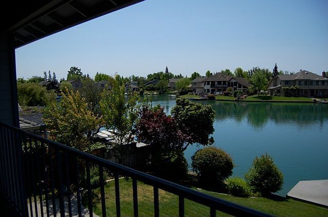 2nd image of 1607 Lakeshore Dr