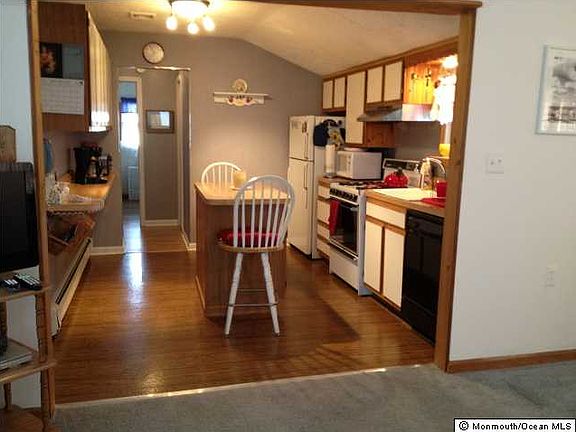 5th image of 1001 Beach Ave