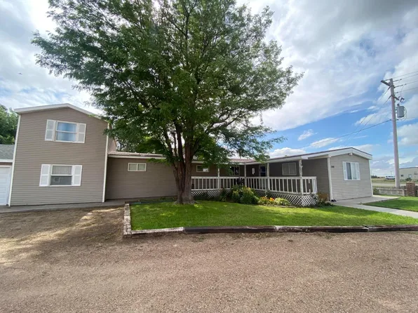 700 W 11th St, Hugoton, KS 67951