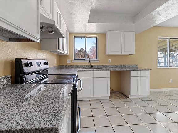 3rd image of 7822 West Rd