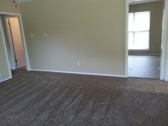 3rd image of 3775 Southbrook Dr