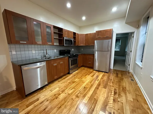 513 E 9th St, Wilmington, DE 19801