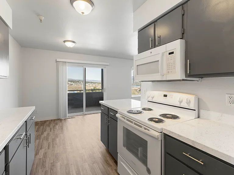 Aspen Heights Apartments — Photo 26