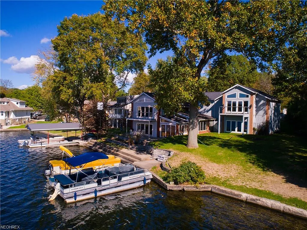 3372 Waterside Dr photo 1