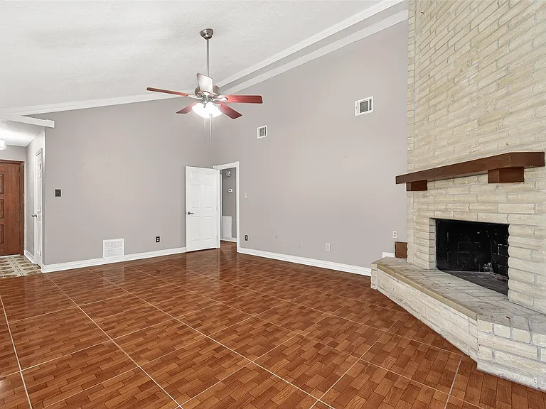 7403 Shady Vale Ln — Photo 12