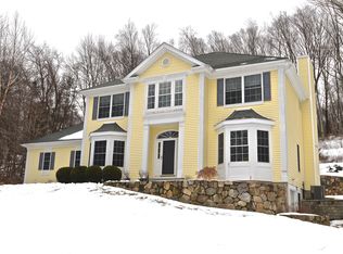 55 Boxwood Ln, New Milford, CT 06776