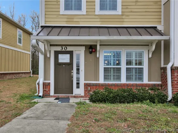 30 Hunters Run Ave, Pembroke, NC 28372