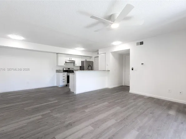 2094 Arbour Walk Cir APT 3018, Naples, FL 34109