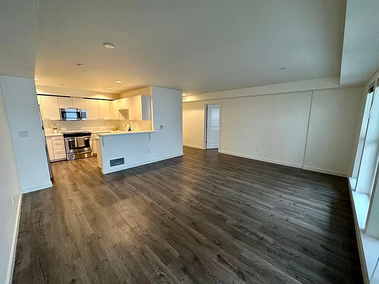 View 420 — Photo 10