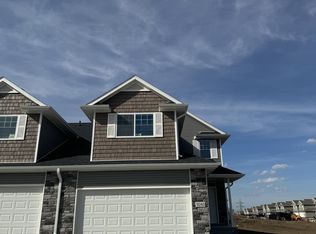 9240 Peregrine Rd #1, Lincoln, NE 68505