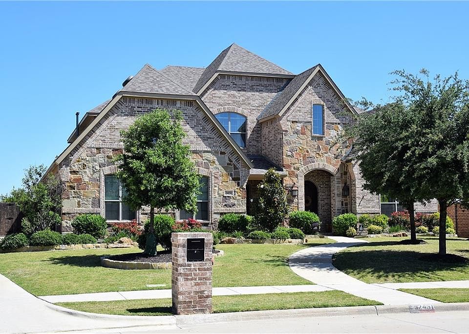 1st image of 2431 Lilyfield Dr