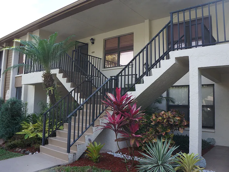 1216 Commonwealth Cir #203 — Photo 1