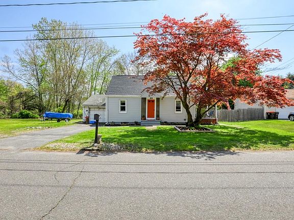 2nd image of 55 Royal Ln