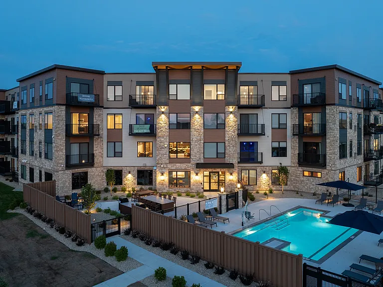 Jeffers Waterfront Apartments — Photo 52