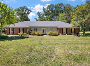107 Woodstone Dr, Vicksburg, MS 39183