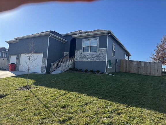 3rd image of 708 Whitetail Dr