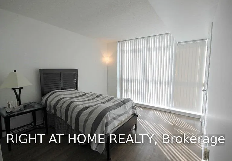 30 Harrison Garden Blvd #207 — Photo 8