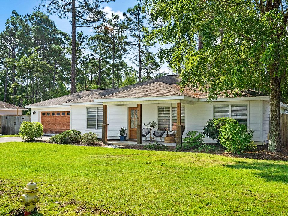 1st image of 102 Lauren Ln