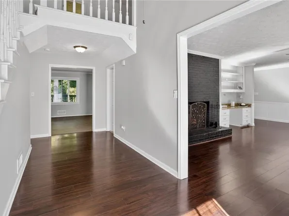 2223 Angela Dr SW, Lilburn, GA 30047