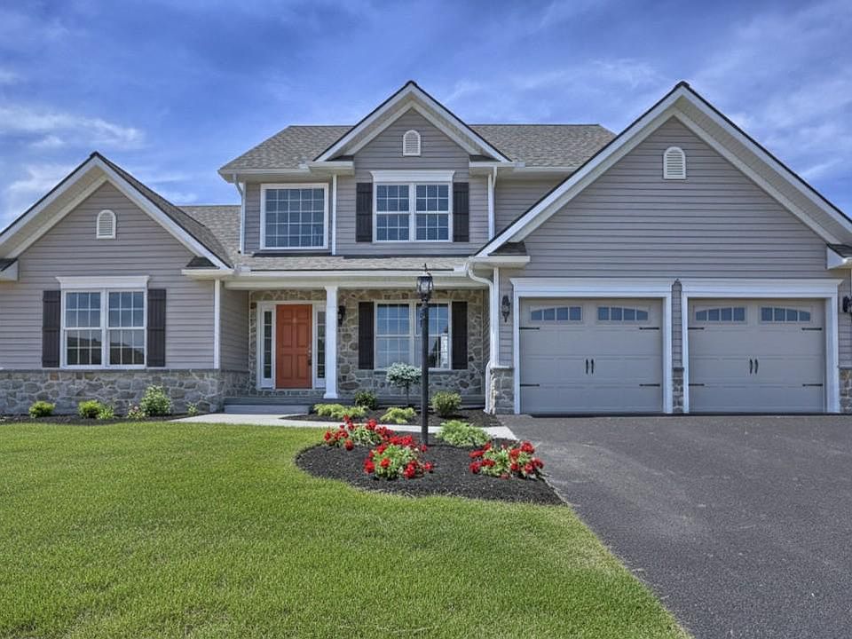 1st image of 17 Rolling Meadow Rd