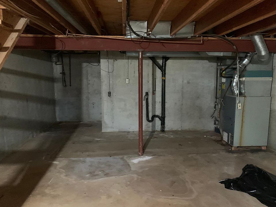 2nd image of 1818 NE Knollbrook St