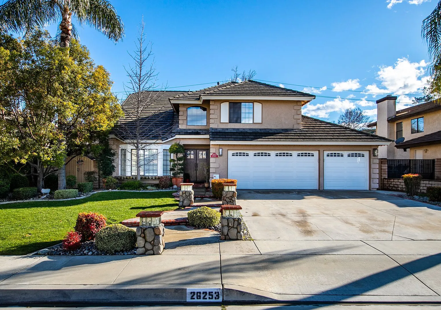 Beautiful 4 Bedroom Home on Cul-de-sac — Photo 1