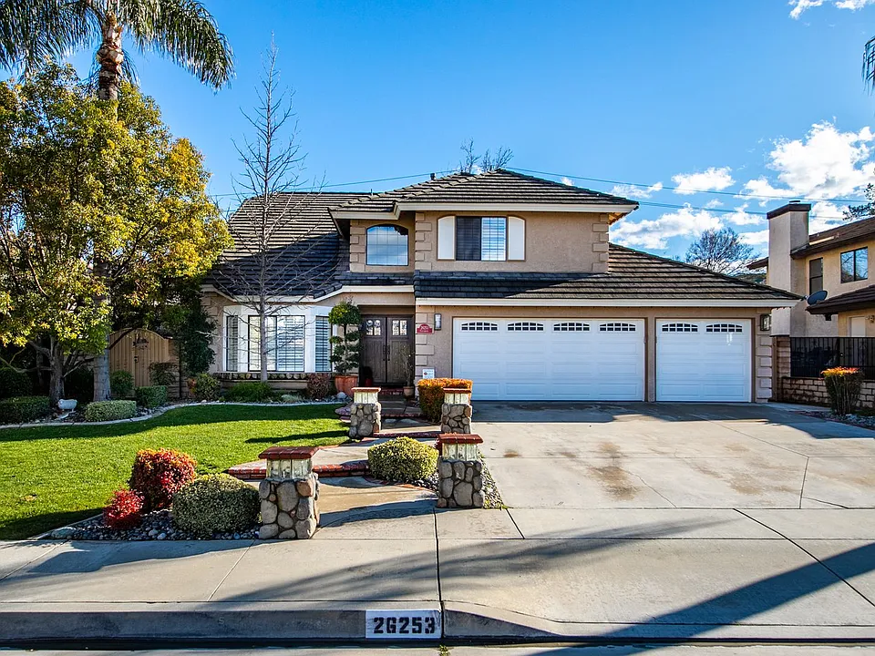 26253 Cresthaven Ct