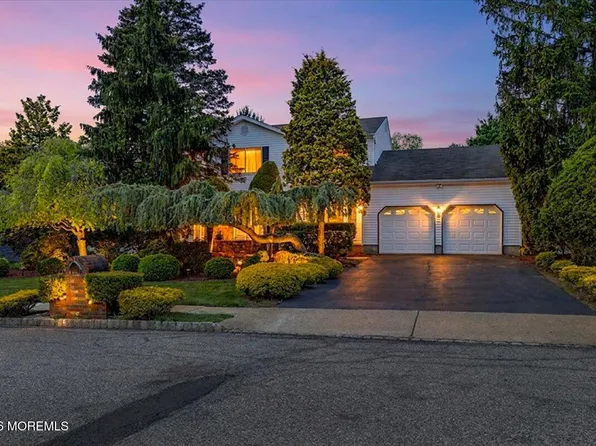 17 Bingham Drive, Marlboro, NJ 07746