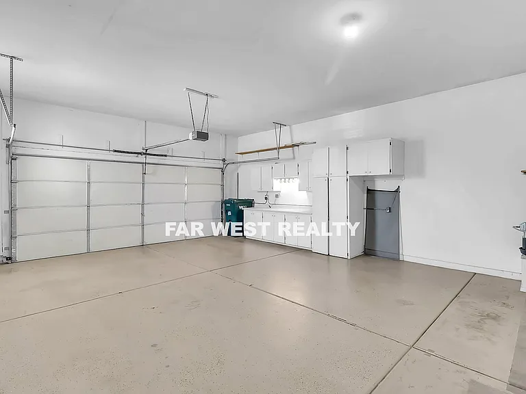 5251 N Celestine Ct — Photo 29