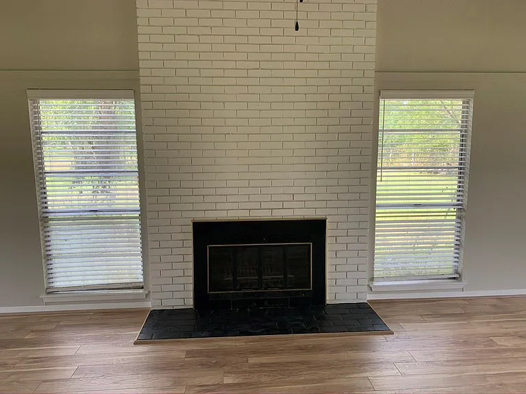 29229 Sheffield Rd — Photo 5
