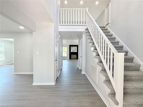 3rd image of 4265 Feather Ridge Dr