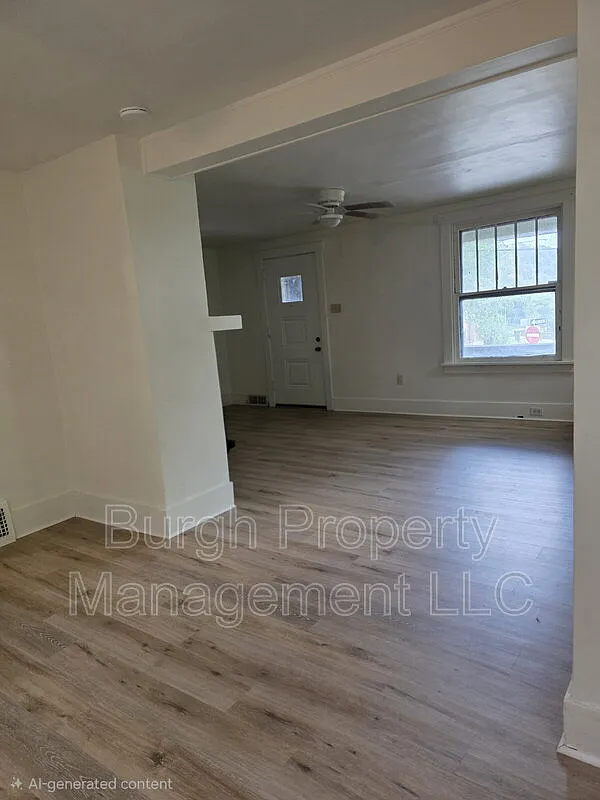 3 bed, 1.0 bath, 1252 sqft, $1,500 — Photo 2