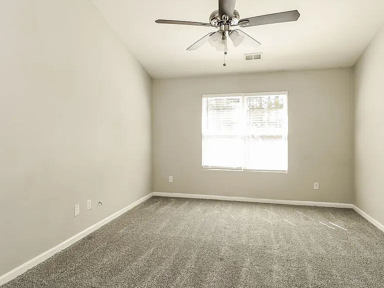 2541 Meadow Crossing Dr — Photo 12
