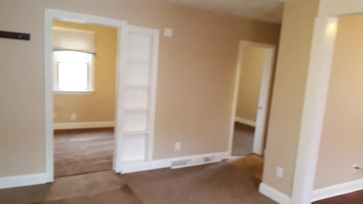 2 bed, 700 sqft, $1,050 — Photo 3