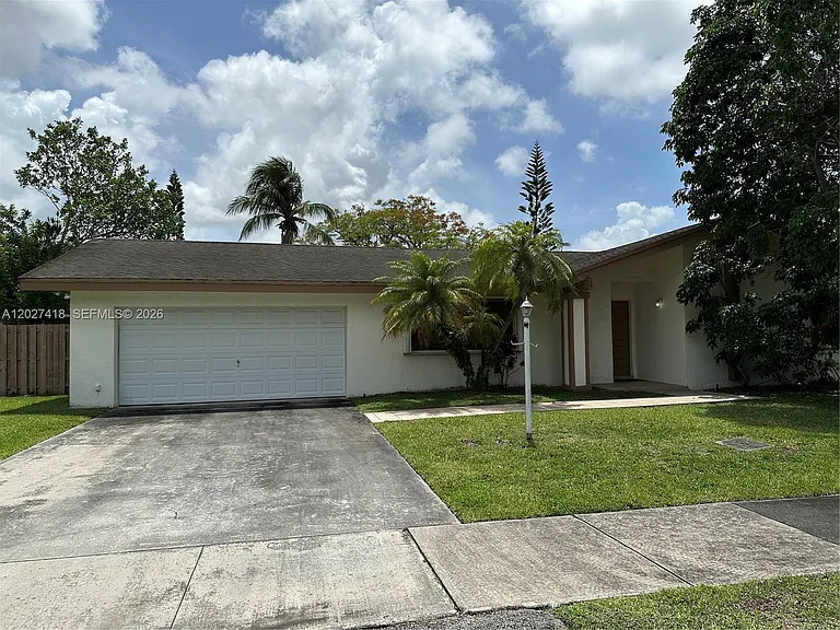 10711 SW 116th Ave — Photo 1