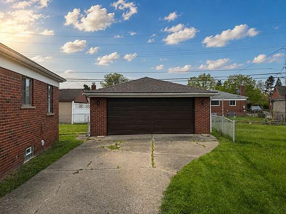 4th image of 27669 Mackenzie Ct