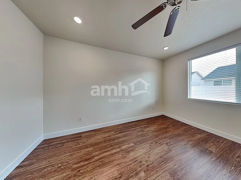 5032 W Milliron Dr — Photo 14