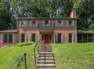 7904 Charleston Ct, Bethesda, MD 20817