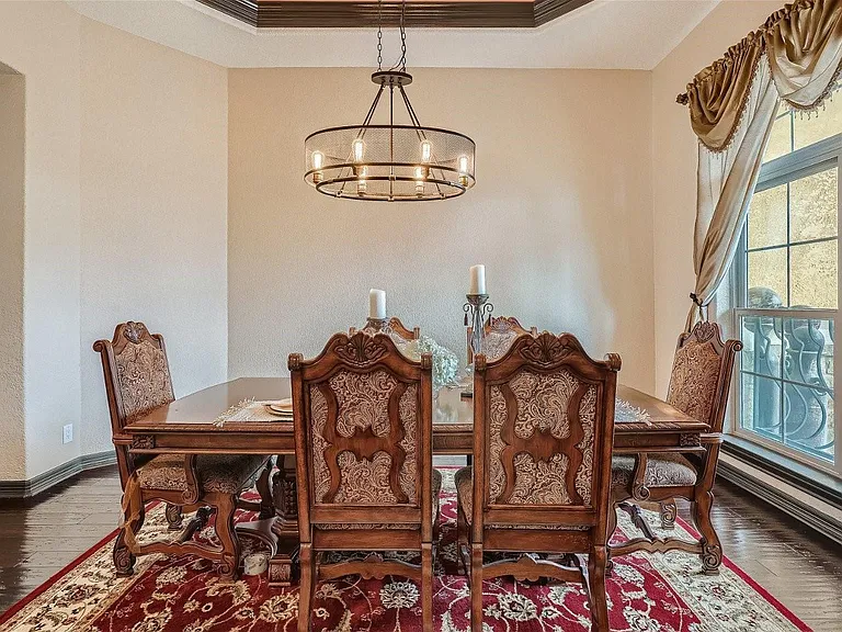 15207 Nightingale Ln — Photo 8