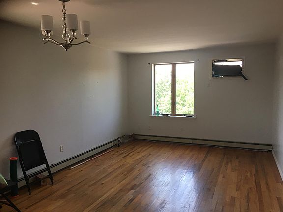 5th image of 111 Dahlgren Pl APT 3A