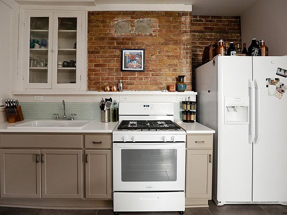2nd image of 213-215 4th St