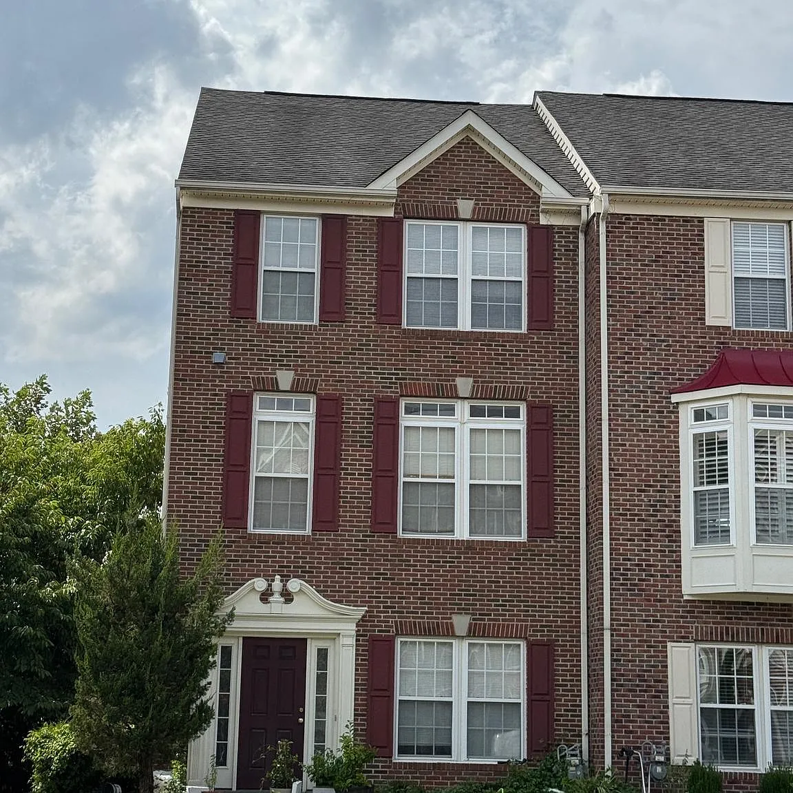 4 bed, 3.5 bath, 2124 sqft, $2,600 — Photo 1