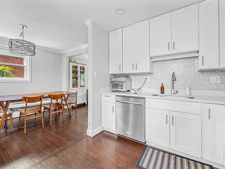 4610 Coachway Dr — Photo 11