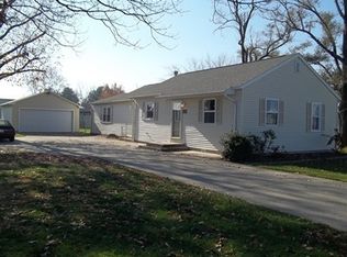 607 W Main St, Teutopolis, IL 62467