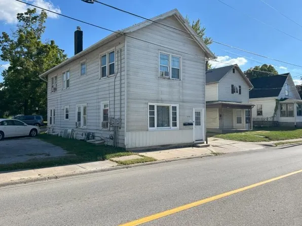 1218 E 2nd St, Muscatine, IA 52761